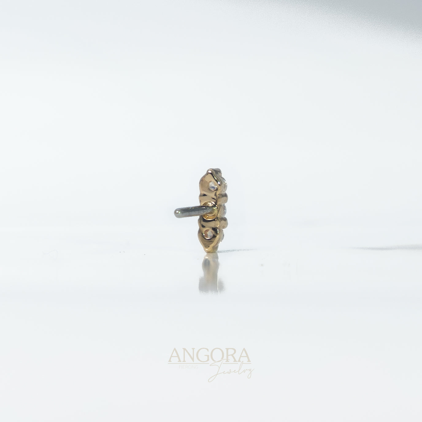 Joyería para piercings Sweet Sand, pequeño broche de verano en oro macizo de 14 quilates.